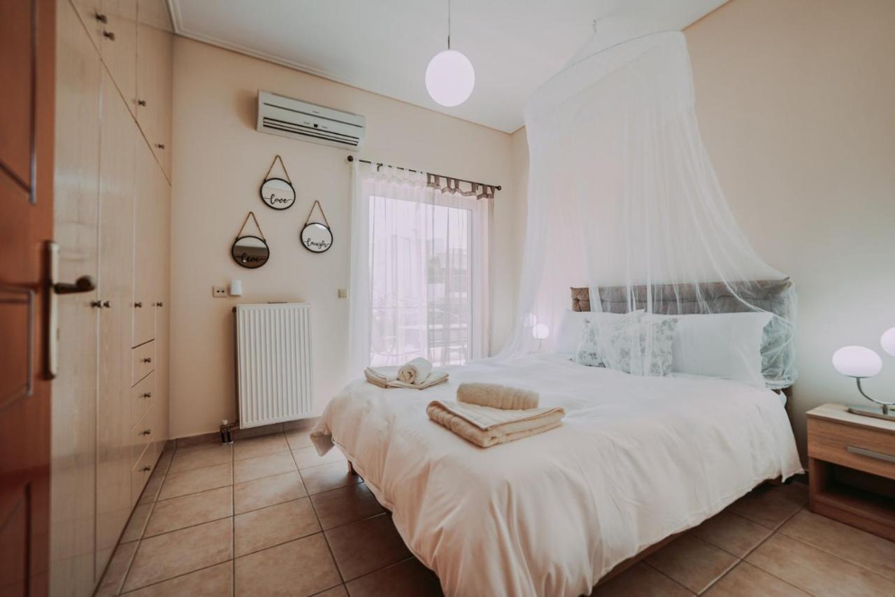 Bessis Apartments 卡拉马塔 外观 照片